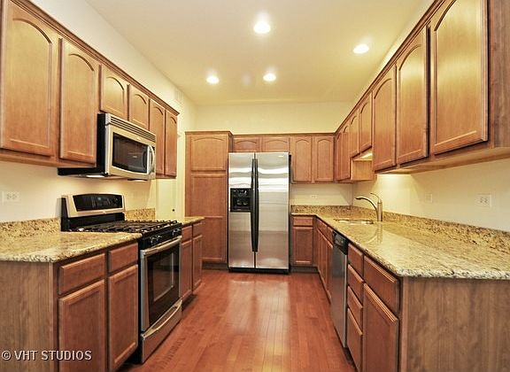 3rd image of 673 Shoreline Dr #673