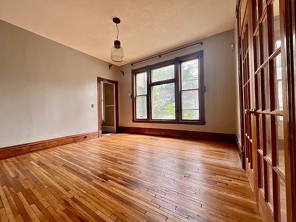 3rd image of 2121 11th Ave S #1