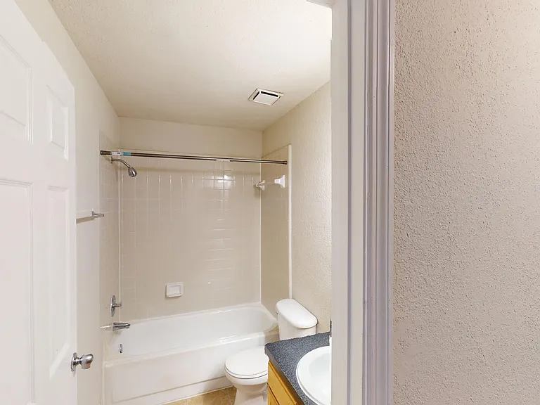 Altamira Place Apartment Homes — Photo 142