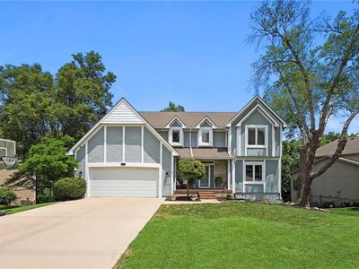921 NW Bent Tree Dr, Lees Summit, MO, 64081