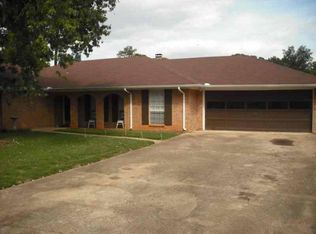 153 Livingston Cir, Prattville, AL 36066