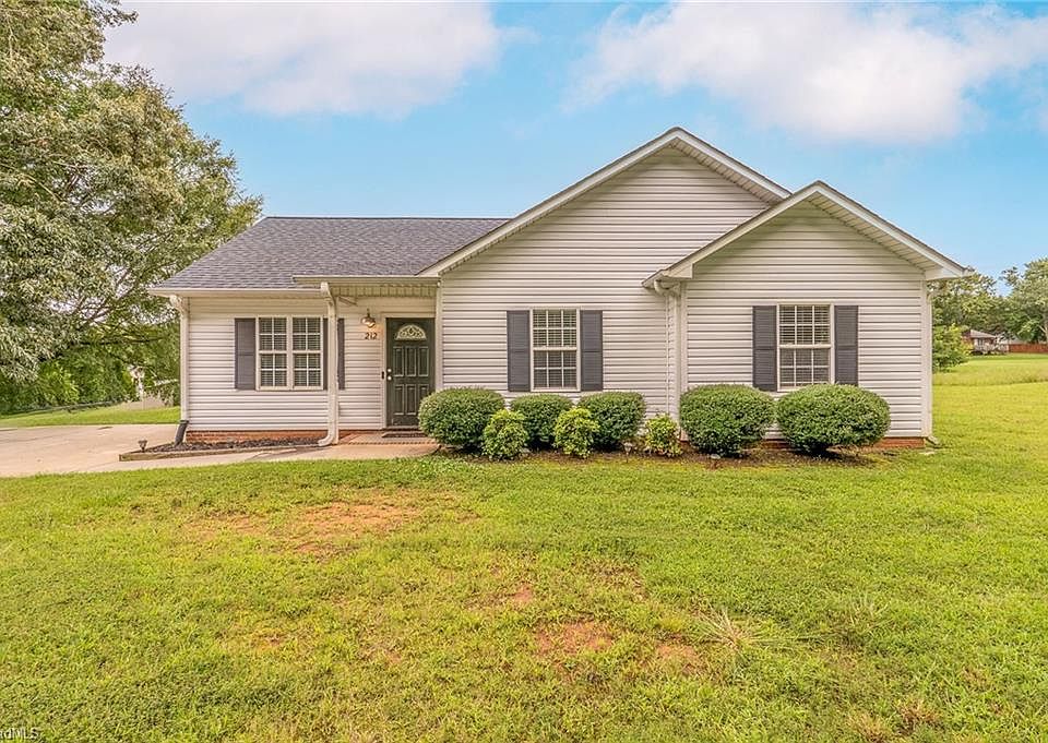 1st image of 212 Eaglewood Ln