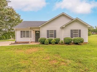 212 Eaglewood Ln, Winston Salem, NC 27127