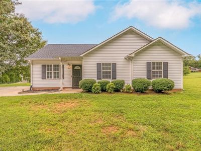 212 Eaglewood Ln, Winston Salem, NC, 27127