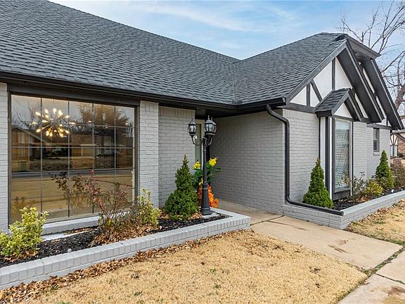 4th image of 12514 S Villa Ave