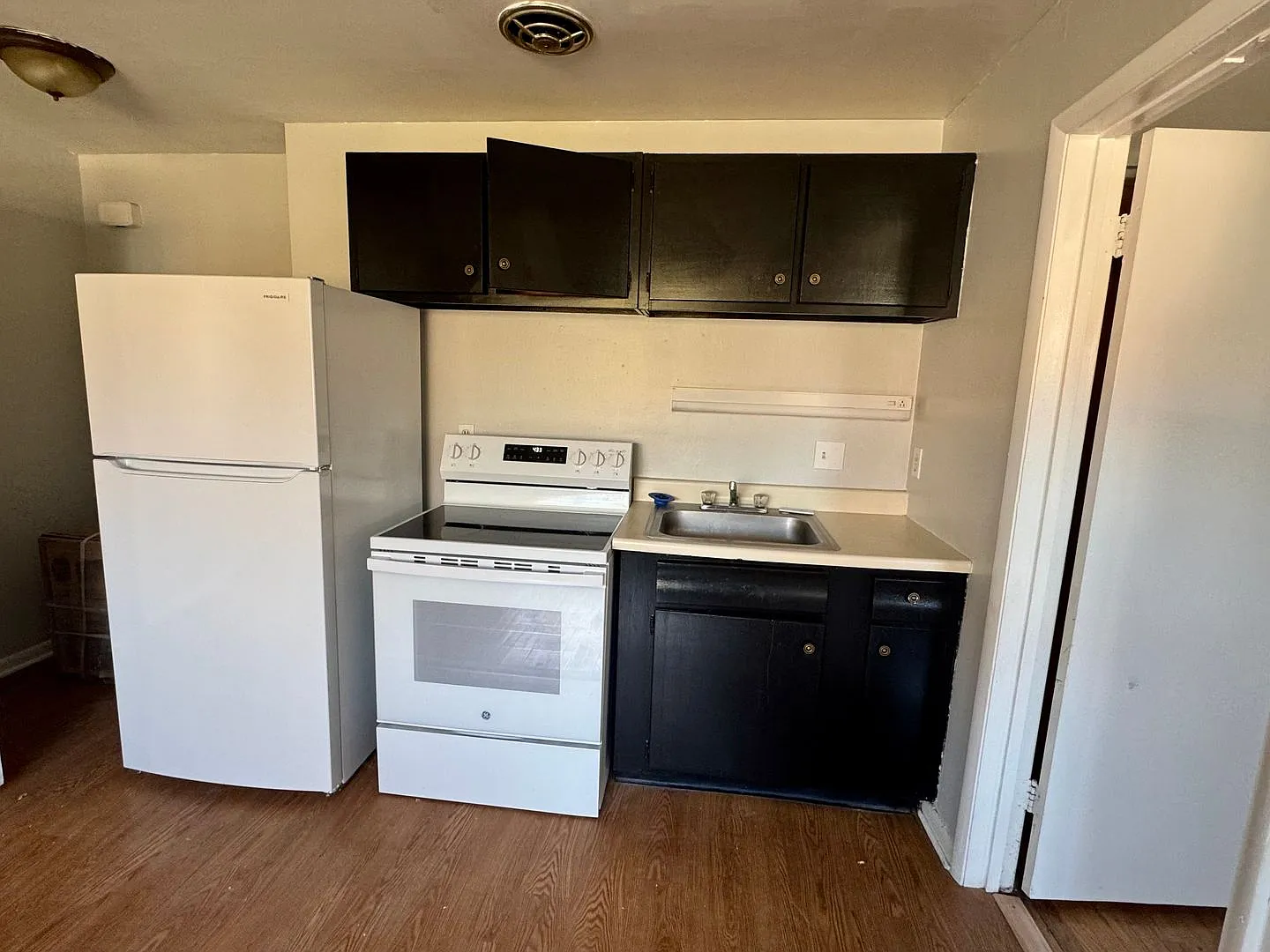 7419 Werner Ave — Photo 2