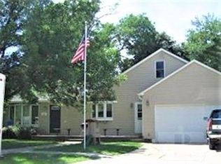 436 N 10th St, Forest City, IA 50436