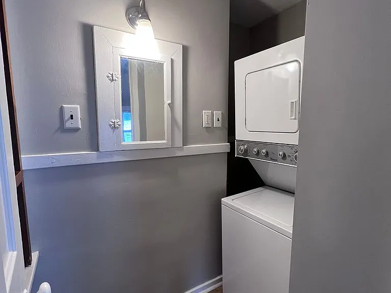 1140 Fremont Ave NW — Photo 10