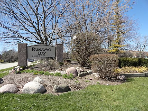 2nd image of 300 Bayside Dr Unit 6