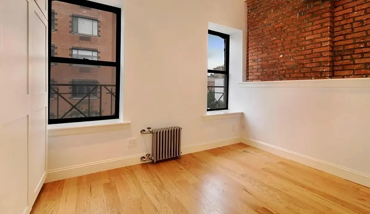 266 Elizabeth Street — Photo 4
