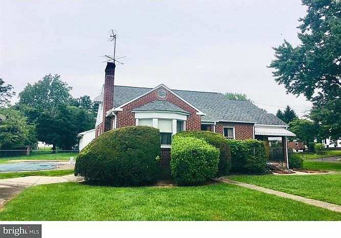 2nd image of 420 Johnson Rd