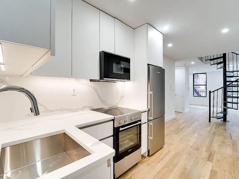 1st image of 248 Elizabeth St #3