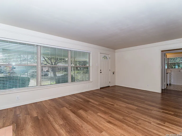339 E Nottingham Dr — Photo 19