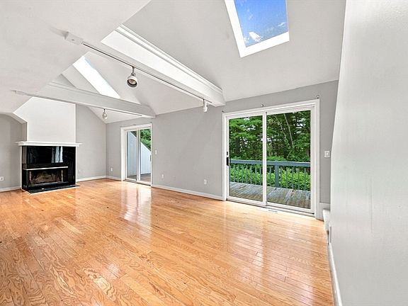 5th image of 34 Woodland Park Dr Unit 34