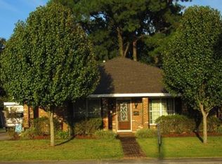 70 Donelon Dr, Harahan, LA 70123
