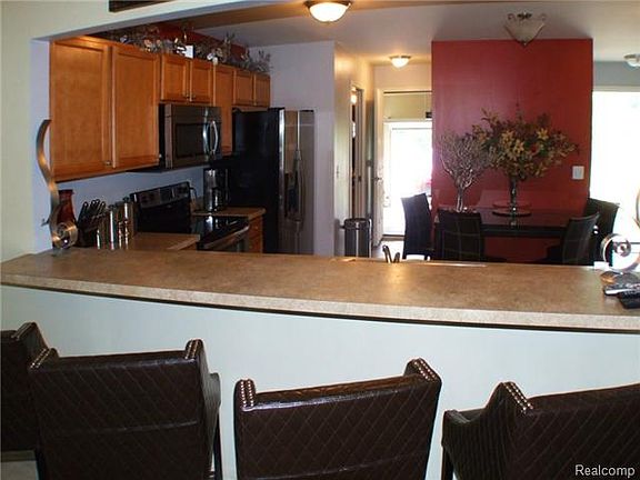 5th image of 70 Millstone Ct