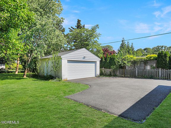 5th image of 304 8th Avenue