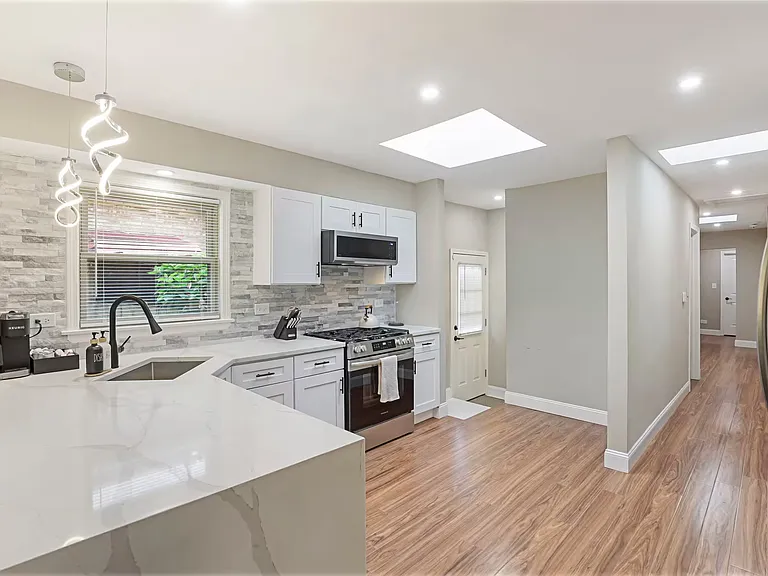 7648 Kenneth Ave — Photo 10