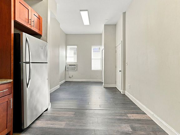 5th image of 2122 N 8th St #A