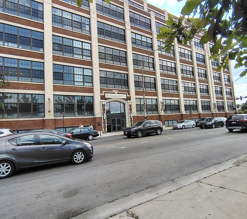 3963 W Belmont Ave #128