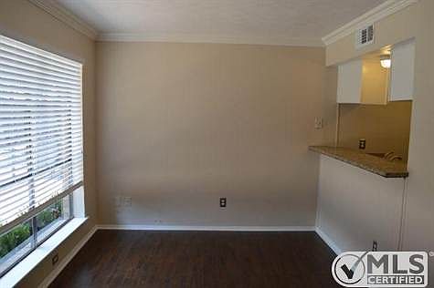 5th image of 2805 Reagan St APT 205