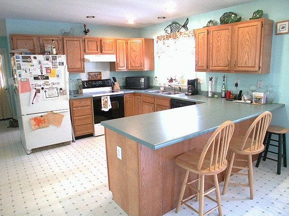 Spacious Kitchen