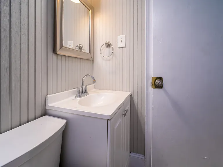 3453 Meredith Ave — Photo 15