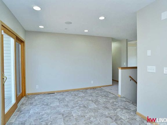 4th image of 330 Wenzel Cir