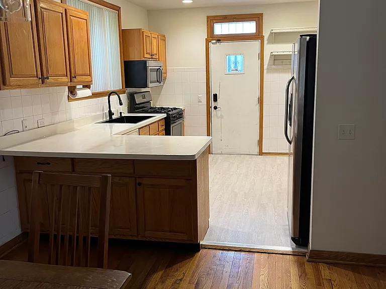 8742 S Harper Ave #1 — Photo 9
