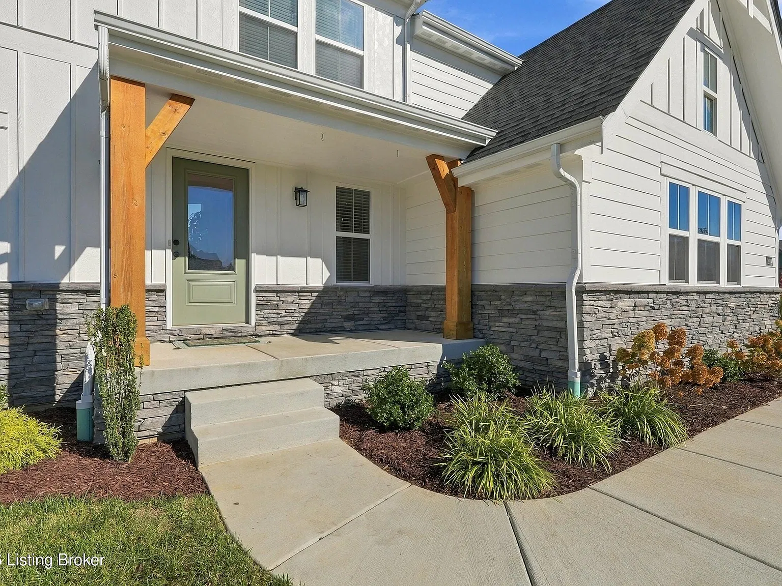 4 bed, 2.5 bath, 2955 sqft, $3,500 — Photo 3