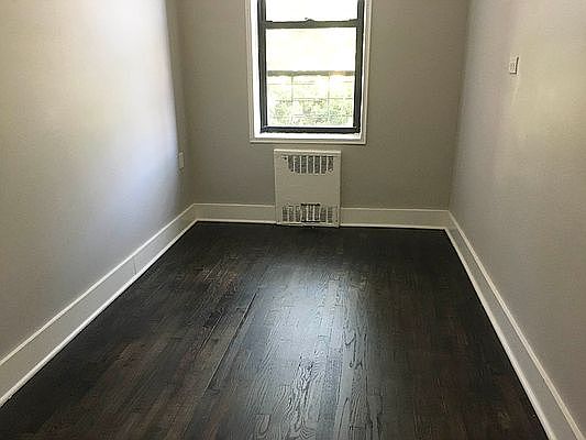 3rd image of 3900 Kings Hwy APT 4L