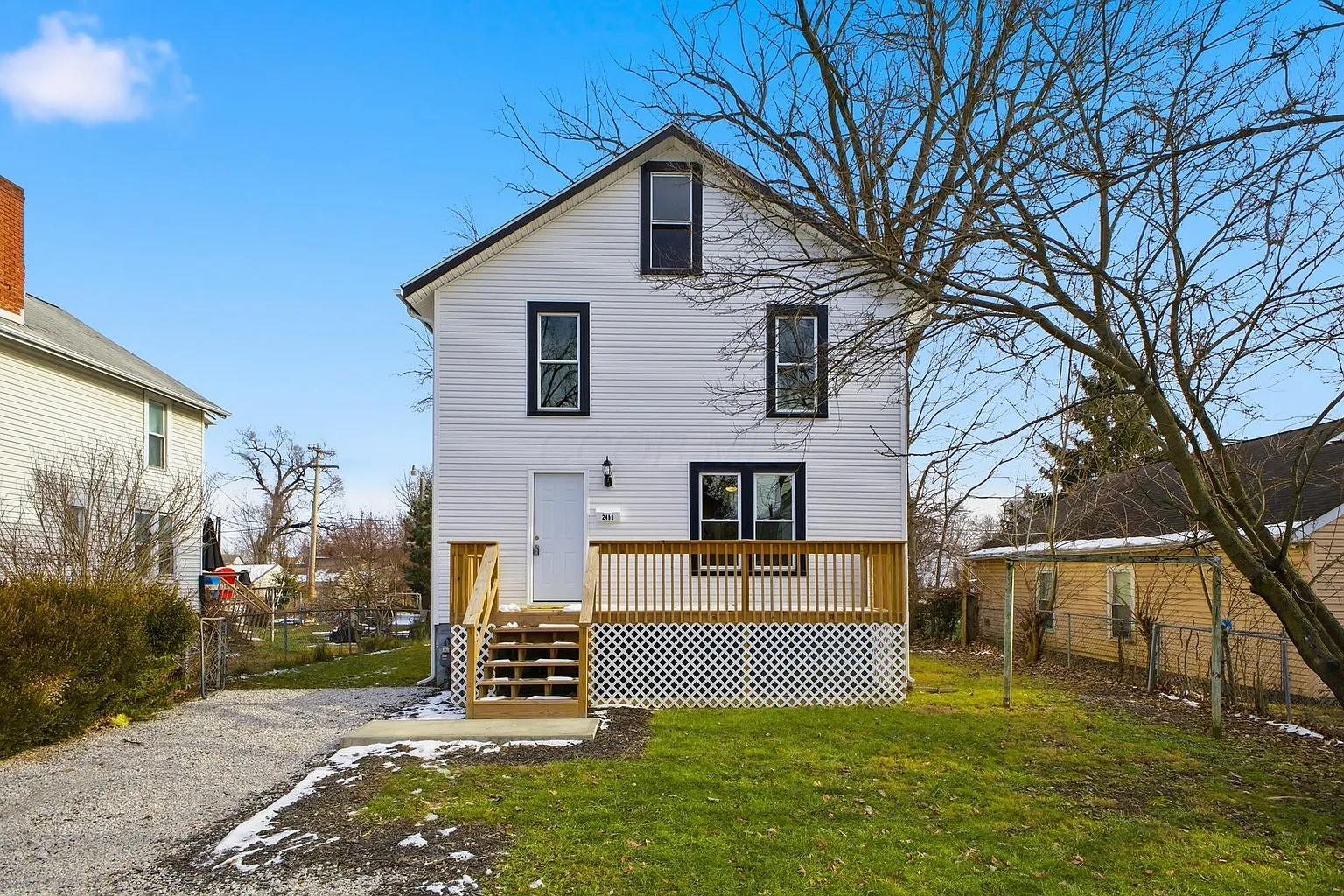 2480 Parkwood Ave photo 1