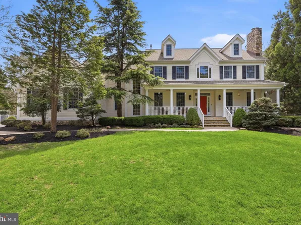 3 Cliff Swallow Dr, Medford, NJ 08055