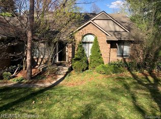 5478 Starwood Dr, Commerce Township, MI