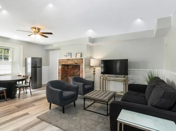 77 Coggeshall Ave #3, Newport, RI 02840