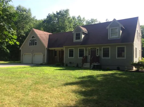 14 Rouleau Dr, Somersworth, NH 03878