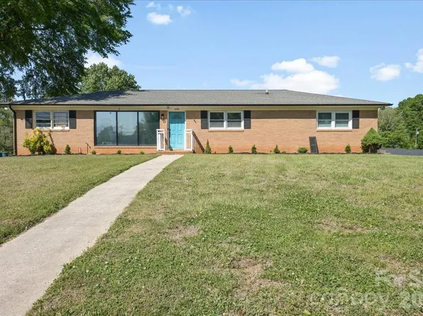 1236 Landsdowne Dr, Gastonia, NC 28054