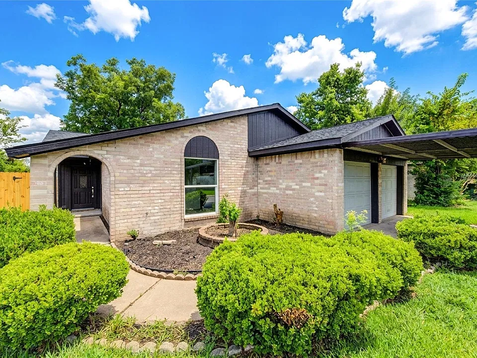 12802 Murr Way