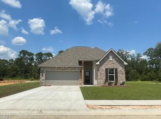 31 Red Oak Dr, Long Beach, MS 39560