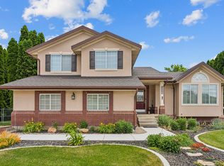 1087 W Barnes Dr, Kaysville, UT 84037