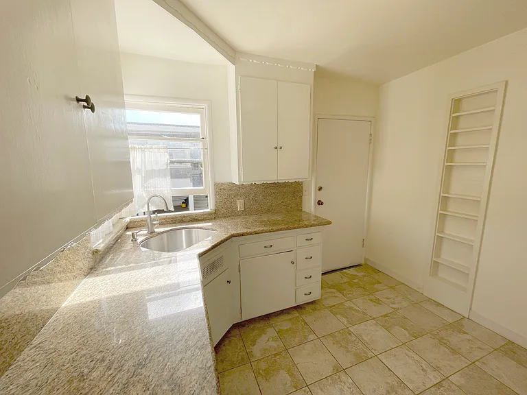 2732 Hillegass Ave #2 — Photo 5