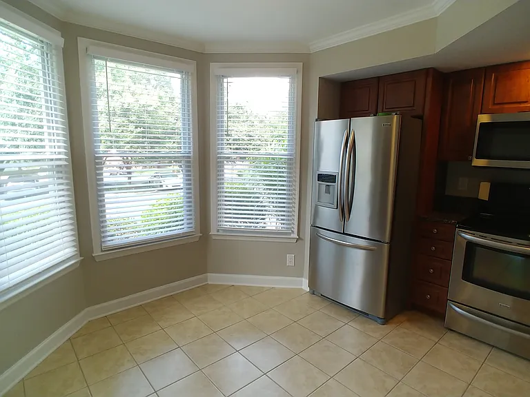 11 Forest Glen Dr — Photo 3