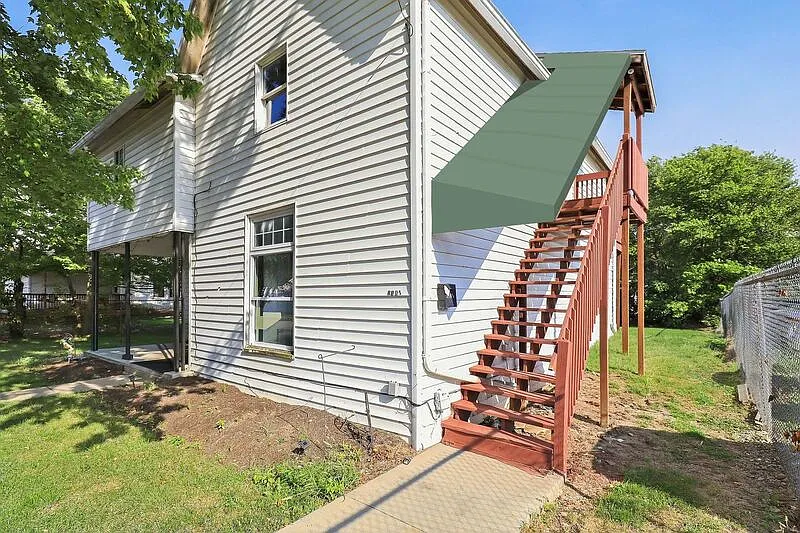 2 bed, 1.0 bath, $675 — Photo 2