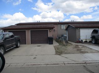 1202 E Ridge Ct, Williston, ND 58801