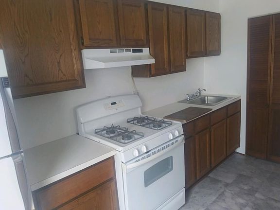 4th image of 2245 Chatterton Ave Floor 2