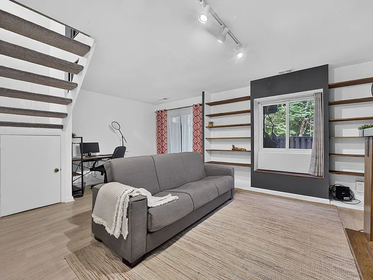 2190 Cartwright Pl — Photo 46