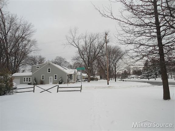 2nd image of 2300 E 4th St