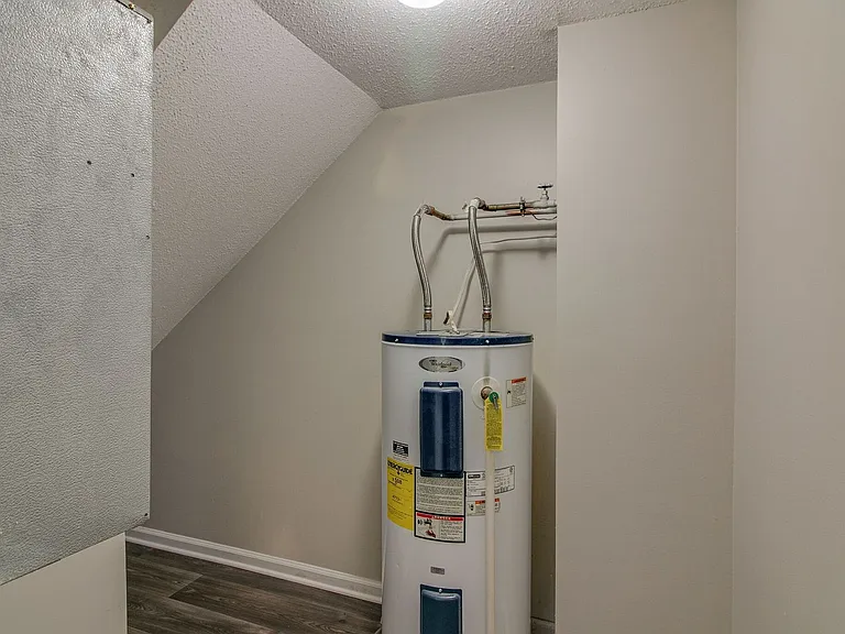 1244 Parkway Pl — Photo 38