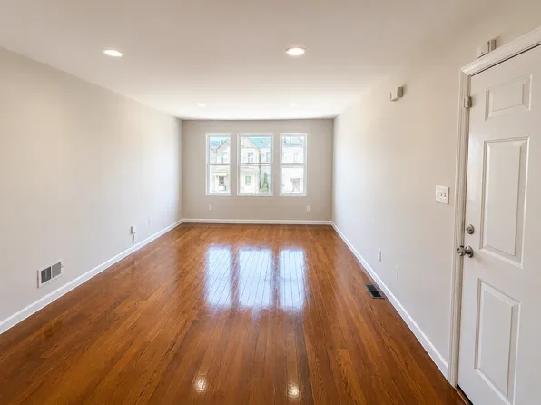 323 S Park St #1, Elizabeth, NJ 07206