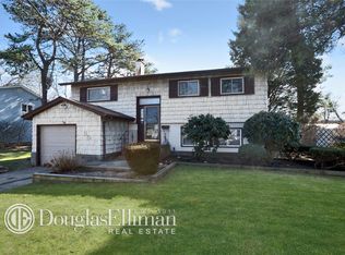 50 Thomas St, Brentwood, NY 11717